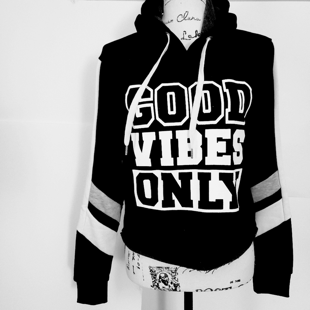 NWT🖤Good Vibes Only Hoodie